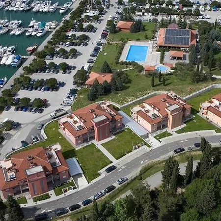 Marina - Ostro 313 By Locap Group *
