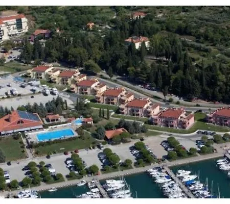 Апартаменты Marina - Ostro 313 By Locap Group