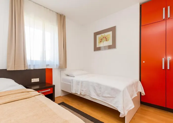 Marina - Ostro 313 By Locap Group *